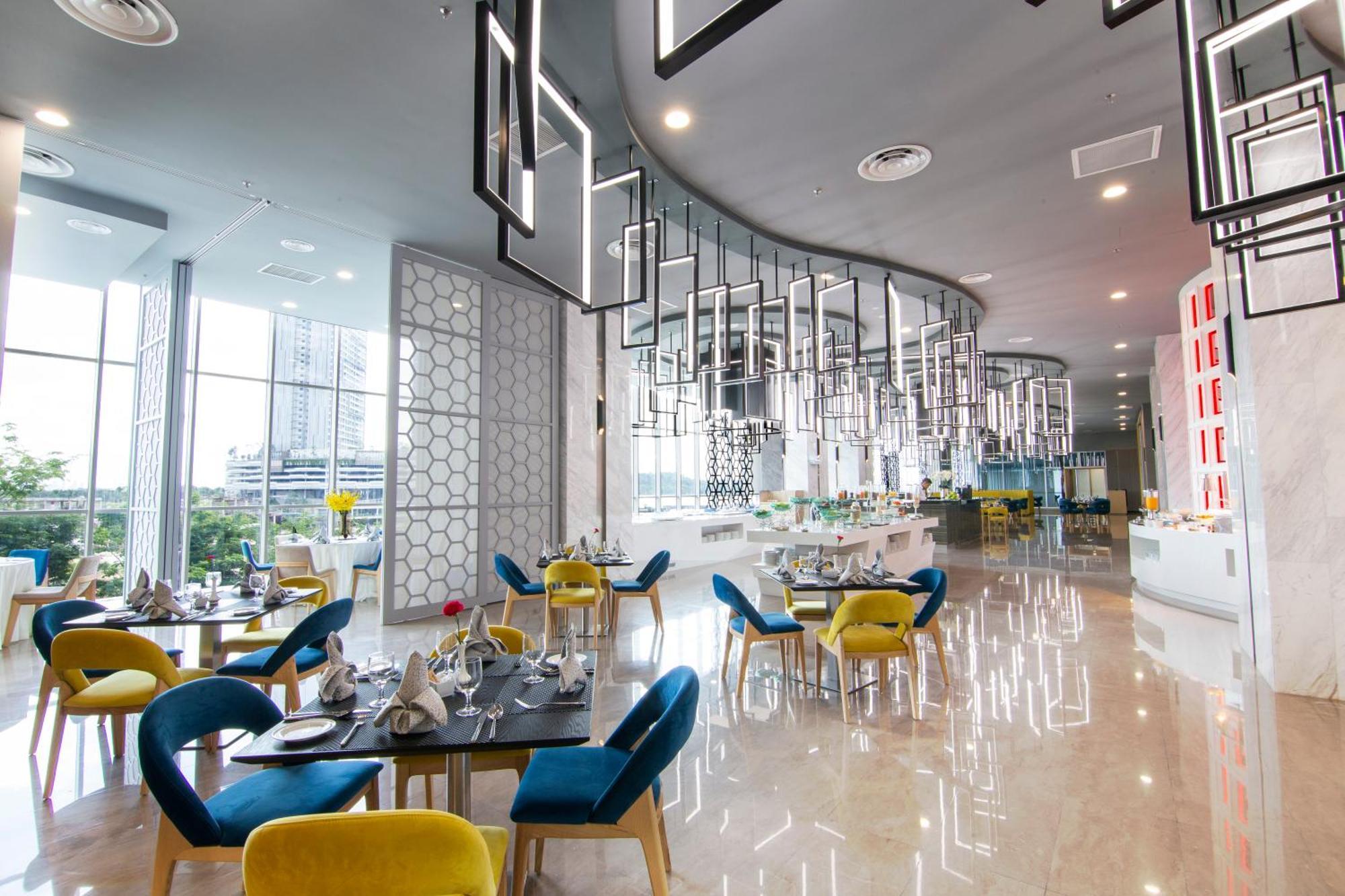 فندق فريزر بليس بوتري هاربر نوساجايا المظهر الخارجي الصورة The restaurant