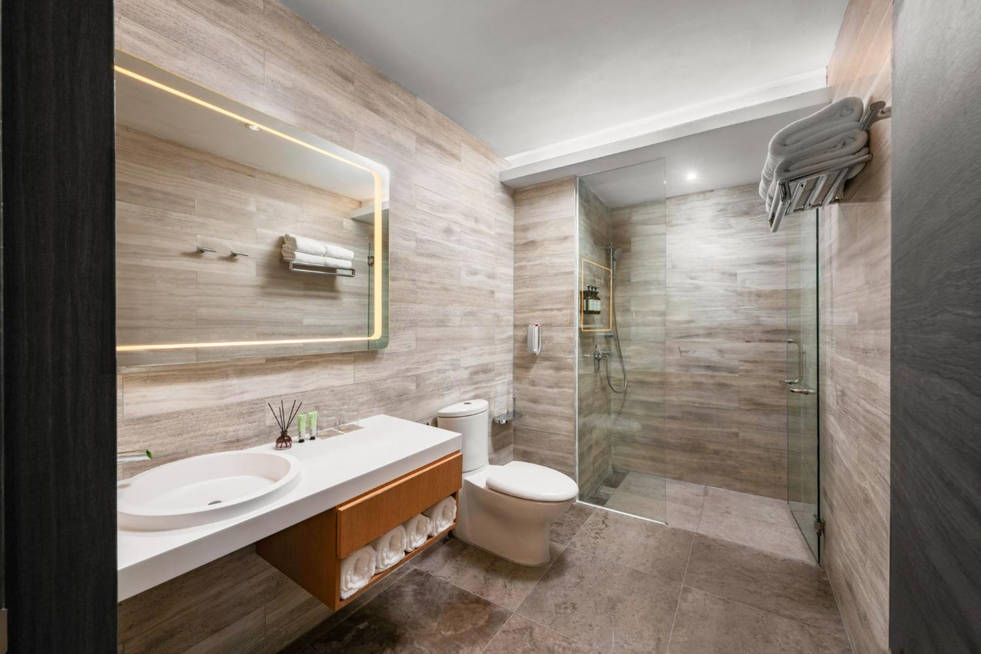 فندق فريزر بليس بوتري هاربر نوساجايا المظهر الخارجي الصورة Bathroom