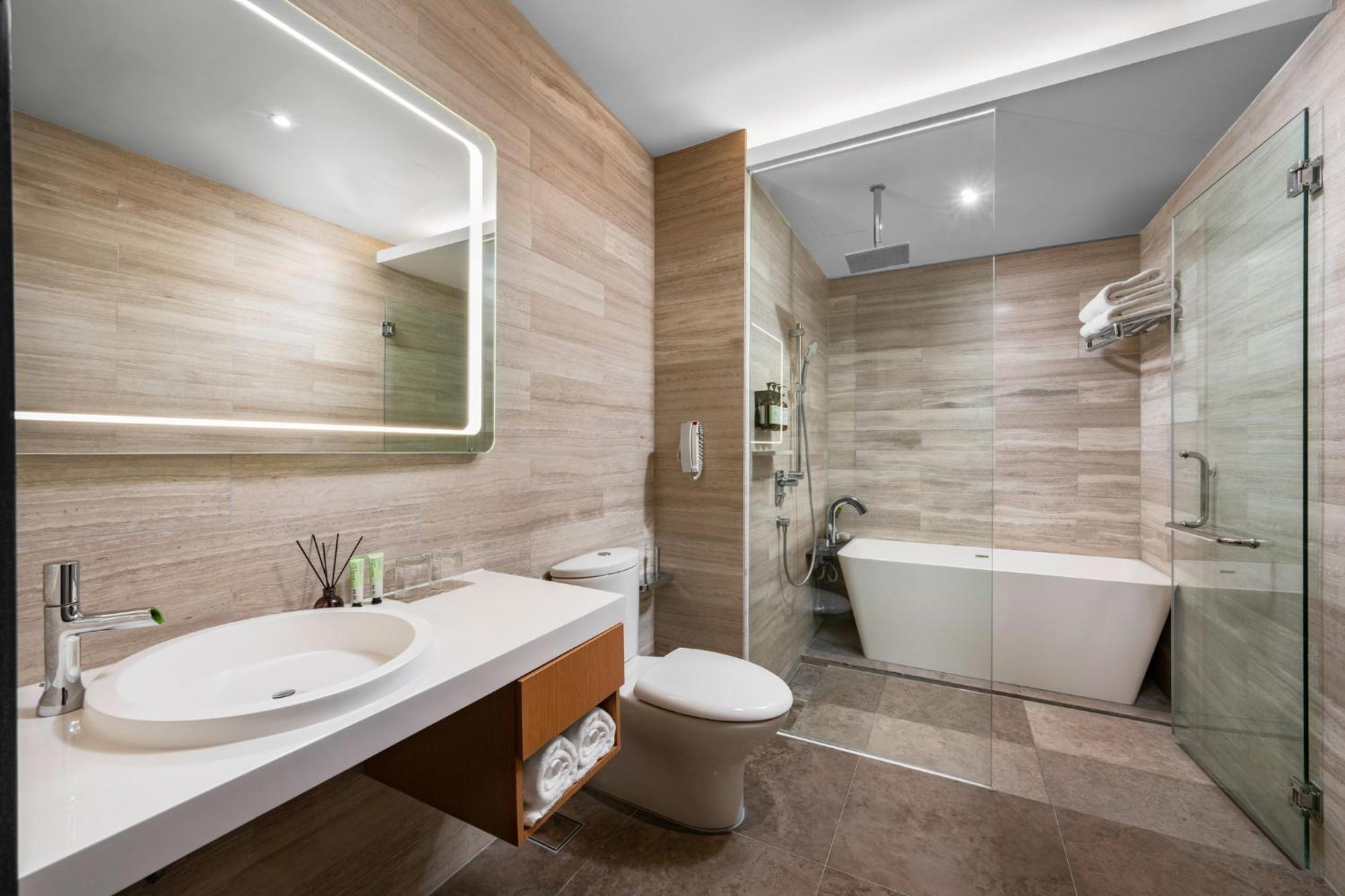 فندق فريزر بليس بوتري هاربر نوساجايا المظهر الخارجي الصورة Bathroom
