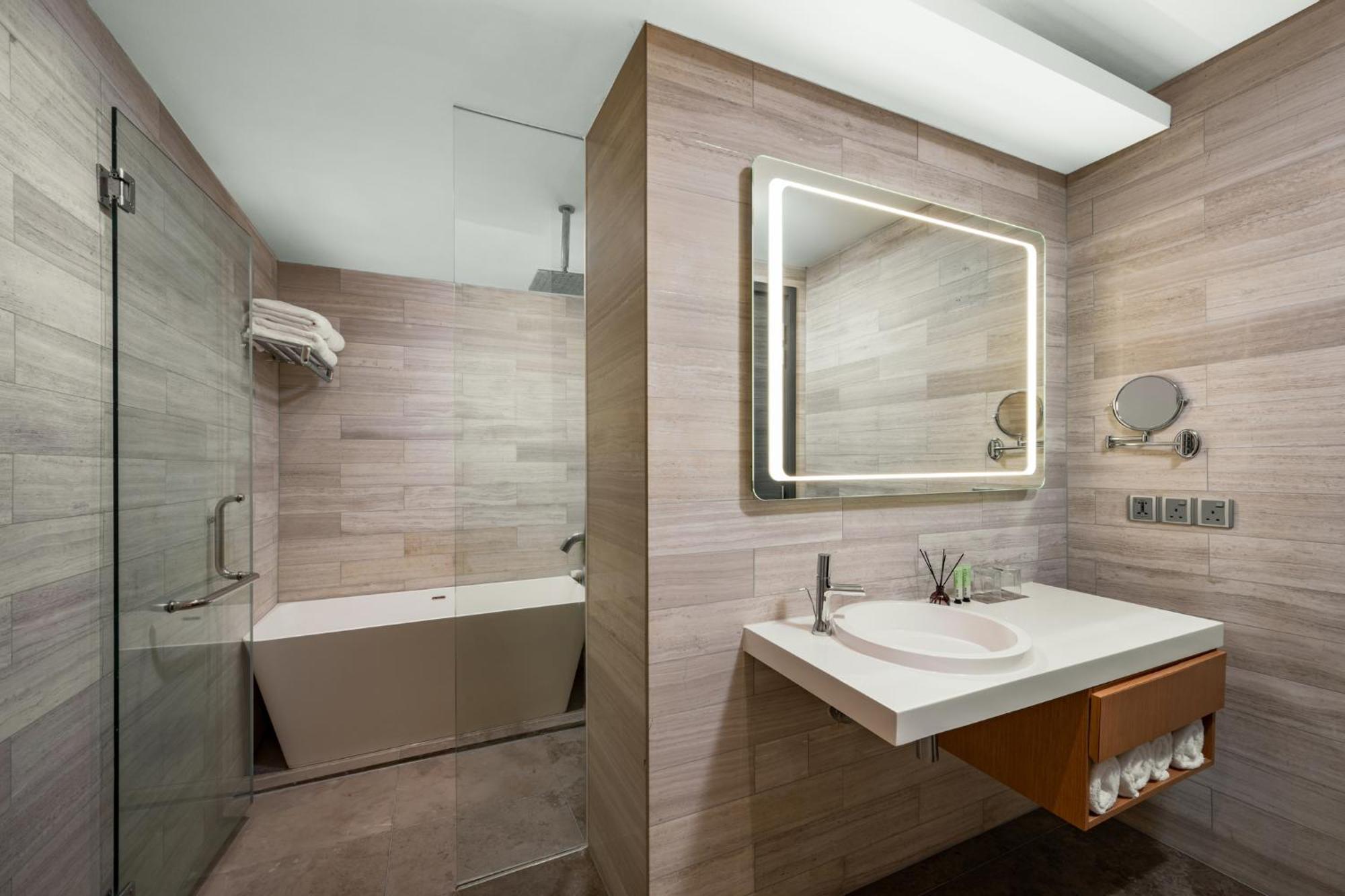 فندق فريزر بليس بوتري هاربر نوساجايا المظهر الخارجي الصورة Bathroom